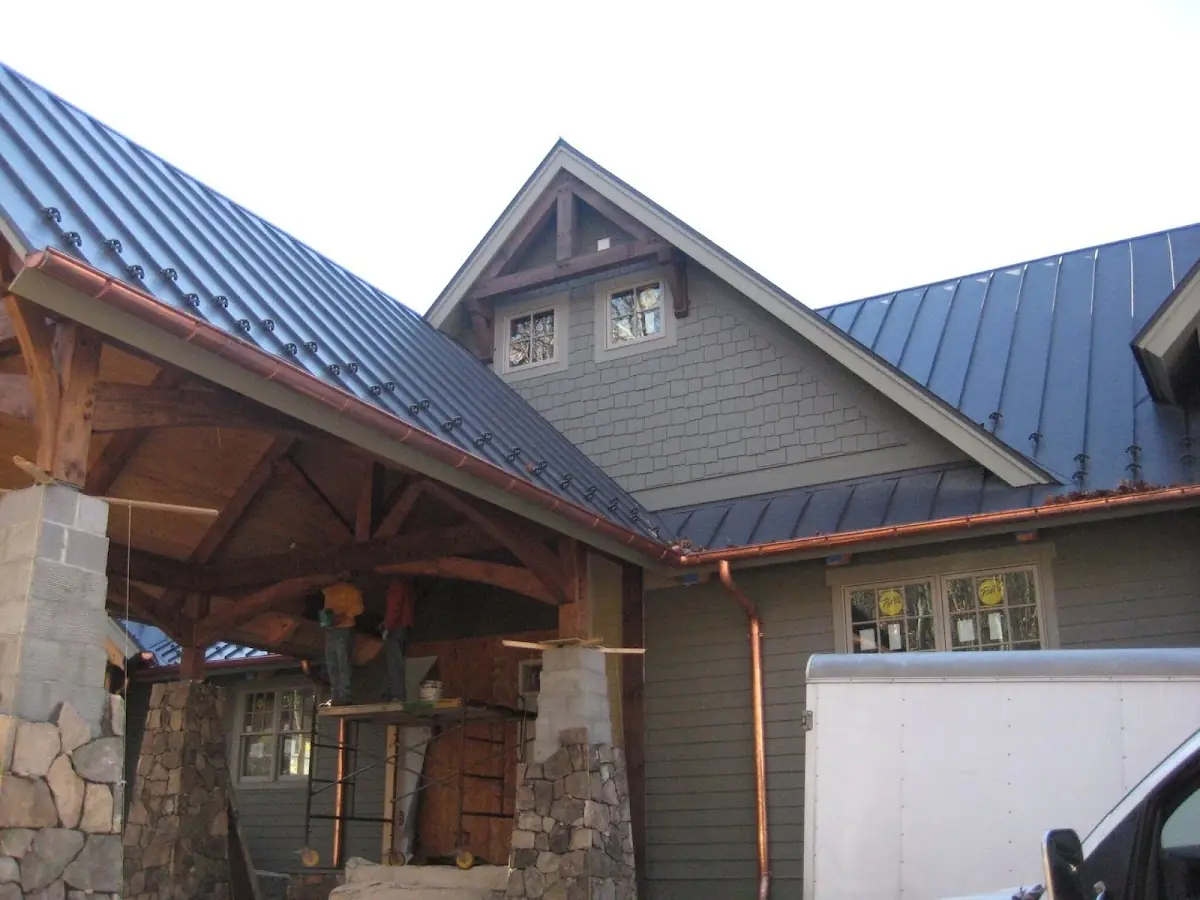 Craftsman Roofing team delivering quality roofing work in Crestmont